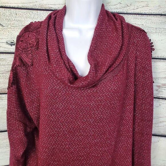 Soleillee Women’s Plus 2X Burgundy Cowl Neck Tunic Sweater Floral Shoulder Detai - Picture 2 of 9